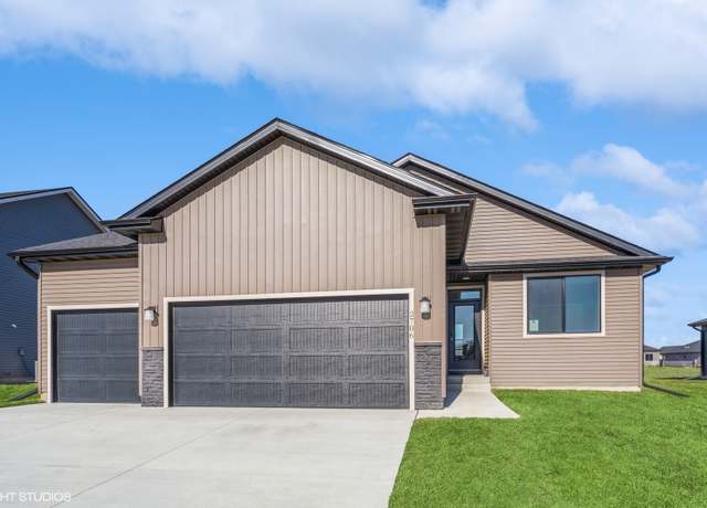 Property at 2706 NW Reinhart Dr, Ankeny, IA 50023, 3 beds, 2 baths