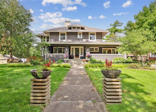 Property at 912 45th St, Des Moines, IA 50312, 4 beds, 2 baths
