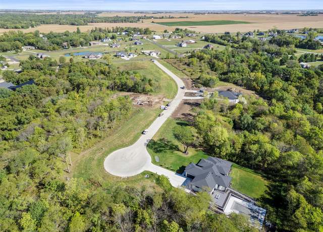 Property at 10 North Star Ln, Dallas Center, IA 50063