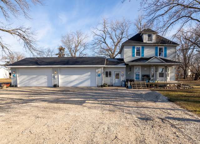 Property at 2141 320th St, Fort Dodge, IA 50501, 4 beds, 2 baths