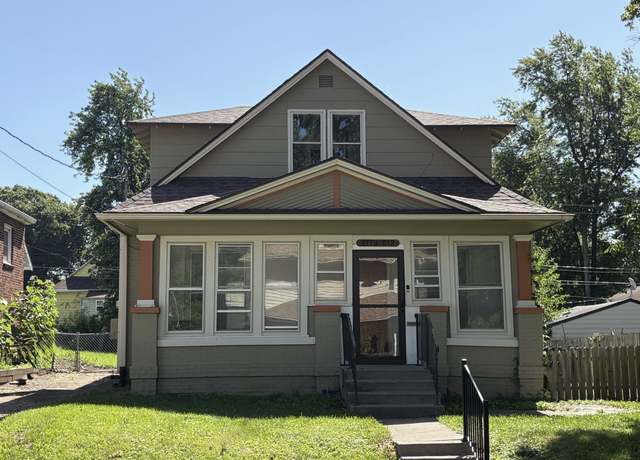 Property at 2119 E 12th St, Des Moines, IA 50316, 4 beds, 1.5 baths