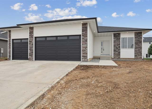 Property at 2331 N 8th Ave E, Newton, IA 50208, 3 beds, 2 baths
