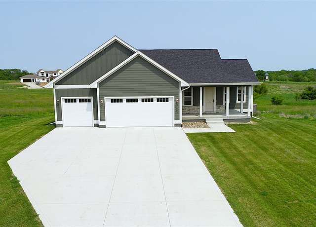 Property at 7683 86th Ln, Indianola, IA 50125, 5 beds, 3 baths