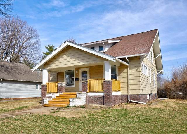 Property at 704 E Salem Ave, Indianola, IA 50125, 3 beds, 2 baths