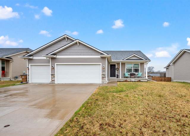 Property at 140 SE Wildflower Dr, Pleasant Hill, IA 50327, 4 beds, 3 baths