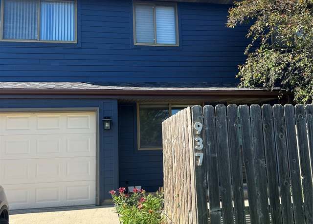 Property at 937 E 15th St N, Newton, IA 50208, 3 beds, 1.5 baths