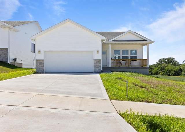 Property at 612 W Walnut Pl, Norwalk, IA 50211, 4 beds, 3 baths