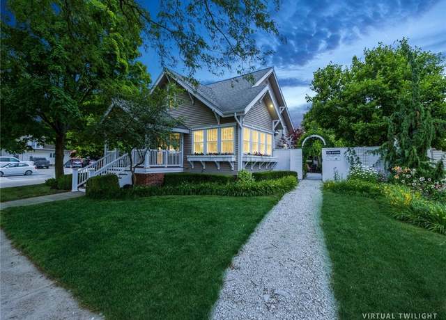Property at 104 W 1st Ave, Indianola, IA 50125, 3 beds, 2.5 baths