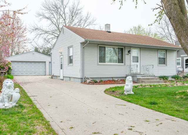 Property at 4100 E 27th St, Des Moines, IA 50317, 2 beds, 1 bath