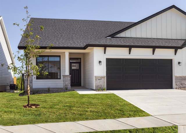 Property at 1607 Garland Ave, Norwalk, IA 50211, 3 beds, 3 baths