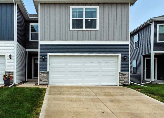 Property at 14251 Bentwood Dr, Urbandale, IA 50323, 3 beds, 3 baths