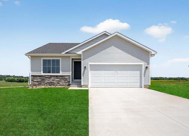Property at 1911 20th Ave SE, Altoona, IA 50009, 4 beds, 3 baths