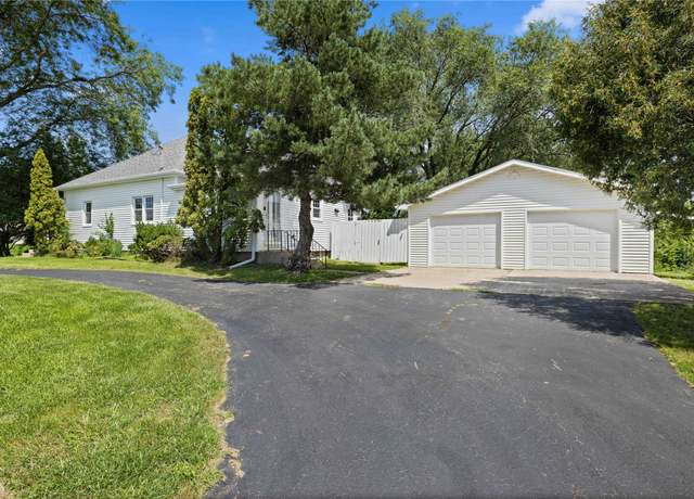 Property at 428 S Montana St, Boone, IA 50036, 2 beds, 2 baths