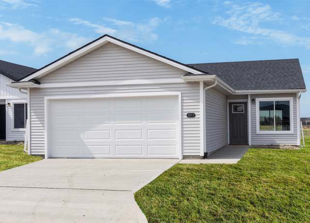 Property at 2211 Legacy Dr, Norwalk, IA 50211, 3 beds, 2 baths