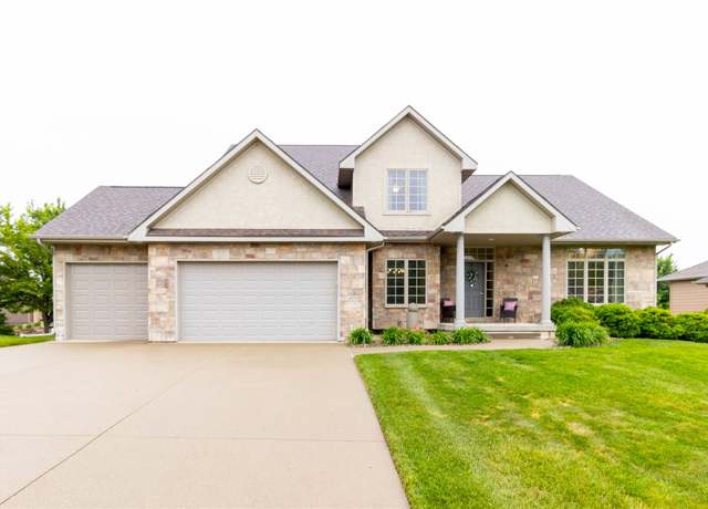 Property at 4229 162nd St, Urbandale, IA 50323, 5 beds, 3.5 baths