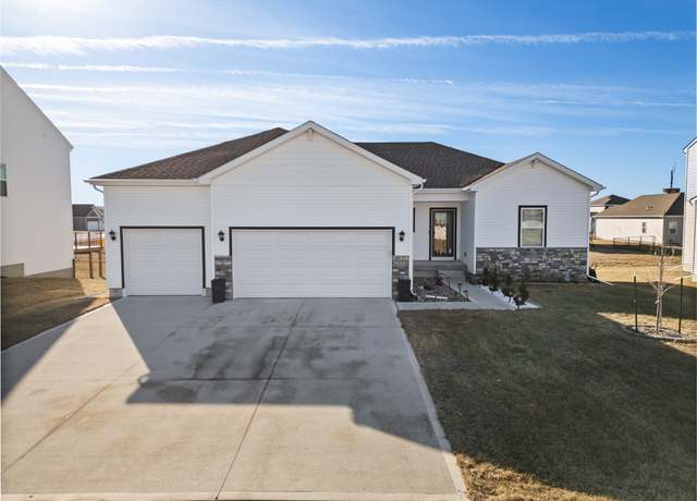 Property at 2511 NW 44th St, Ankeny, IA 50023, 4 beds, 3.5 baths