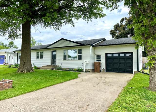 Property at 1816 5th Ave, Grinnell, IA 50112, 3 beds, 2 baths