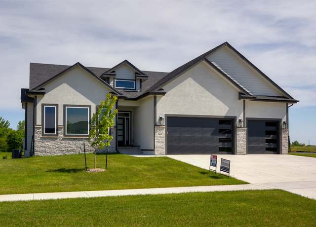 Property at 3602 NE 12th St, Ankeny, IA 50021, 5 beds, 3.5 baths