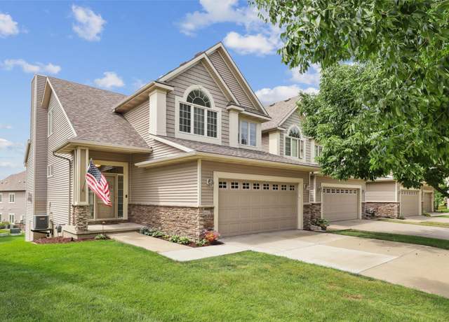 Property at 14102 Ridgemont Dr, Urbandale, IA 50323, 4 beds, 3.5 baths