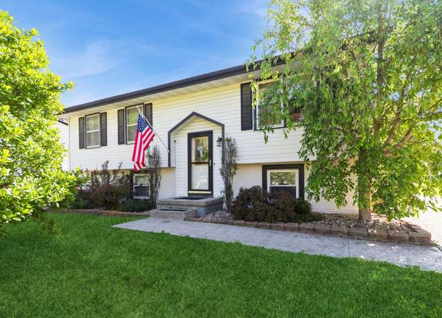 Property at 6113 SE 3rd St, Des Moines, IA 50315, 4 beds, 2 baths