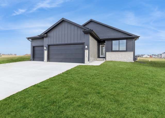 Property at 1113 Mulberry Dr NW, Bondurant, IA 50035, 3 beds, 2 baths