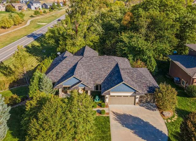 Property at 10625 NW 75th Pl, Johnston, IA 50131, 4 beds, 3.5 baths
