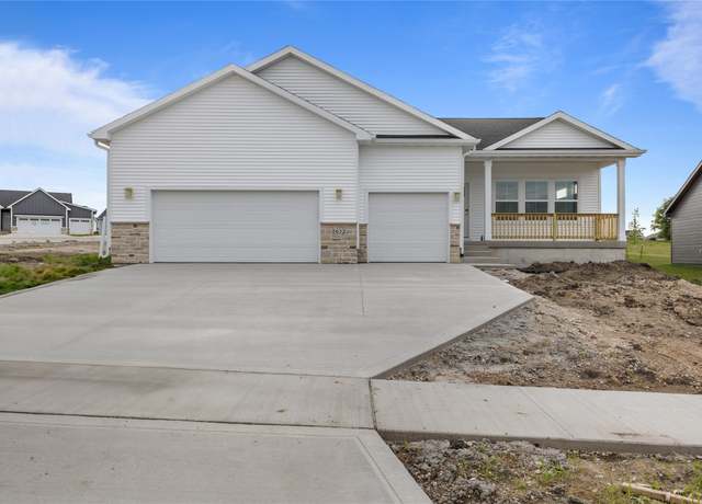 Property at 1632 20th Ave SE, Altoona, IA 50009, 4 beds, 3 baths