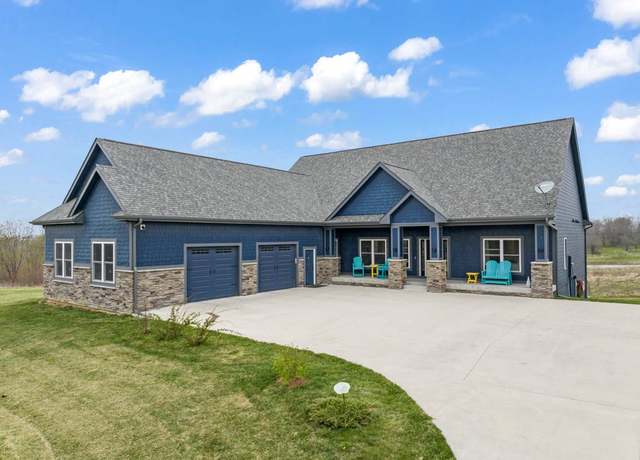 Property at 12468 SE 64th Ave, Runnells, IA 50237, 4 beds, 4 baths