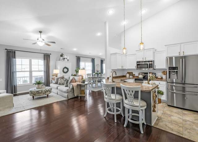 Property at 2403 NE Oak Dr #6, Ankeny, IA 50021, 1 bed, 1.5 baths