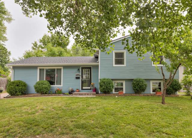 Property at 7721 Dellwood Dr, Urbandale, IA 50322, 4 beds, 2 baths