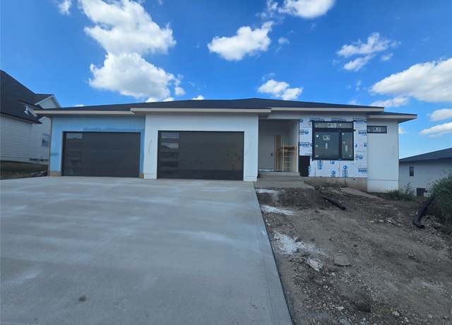 Property at 18251 Alderleaf Dr, Clive, IA 50325, 5 beds, 4.5 baths