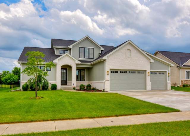 Property at 16210 Goodman Dr, Urbandale, IA 50323, 4 beds, 3.5 baths