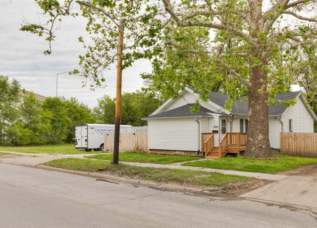 Property at 1255 E 21st St, Des Moines, IA 50317, 3 beds, 1 bath