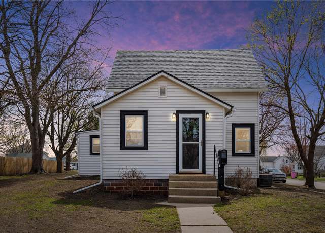 Property at 1402 13th St, Boone, IA 50036, 2 beds, 1 bath