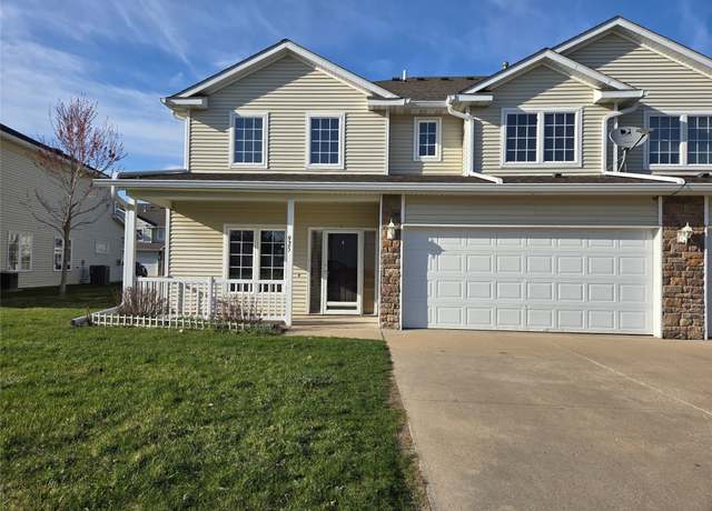 Property at 925 10th St SE, Altoona, IA 50009, 2 beds, 2.5 baths