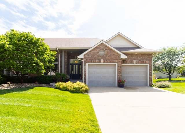Property at 862 Glen Oaks Ter, West Des Moines, IA 50266, 3 beds, 2.5 baths