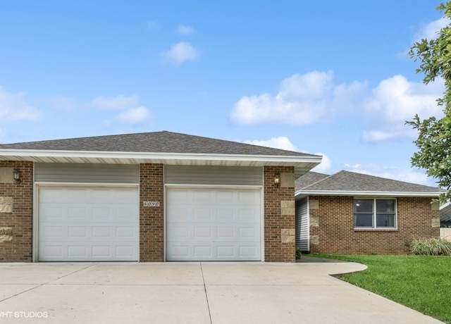 Property at 6090 Goldfinch Dr, Pleasant Hill, IA 50327, 2 beds, 2 baths