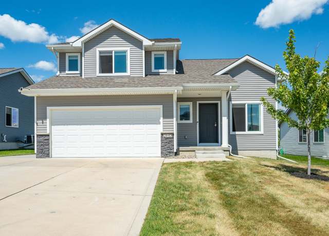 Property at 2643 20th St SW, Altoona, IA 50009, 3 beds, 2.5 baths