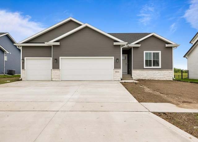 Property at 1011 NW Jackson Dr, Ankeny, IA 50023, 3 beds, 2 baths