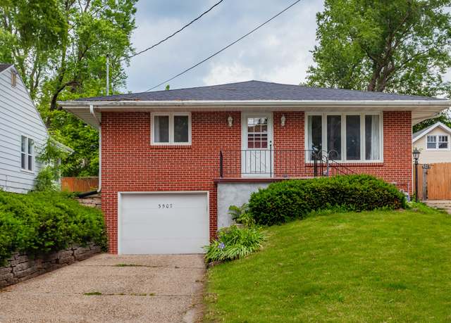 Property at 3507 Jefferson Ave, Des Moines, IA 50310, 2 beds, 2 baths