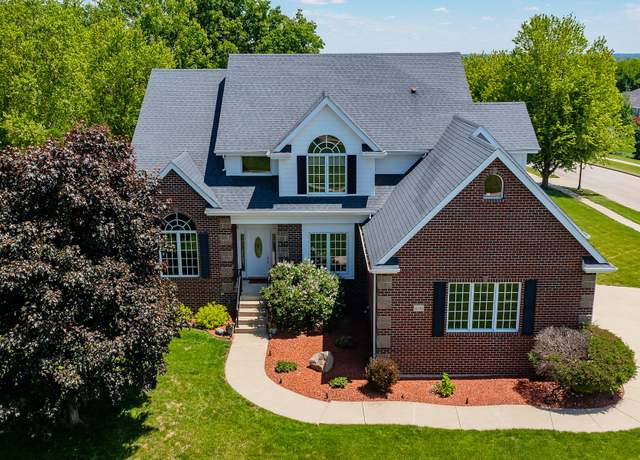 Property at 6511 NW 93rd St, Johnston, IA 50131, 5 beds, 4.5 baths