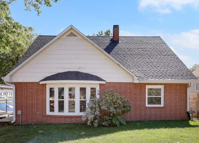 Property at 309 Union St, Pella, IA 50219, 4 beds, 2 baths