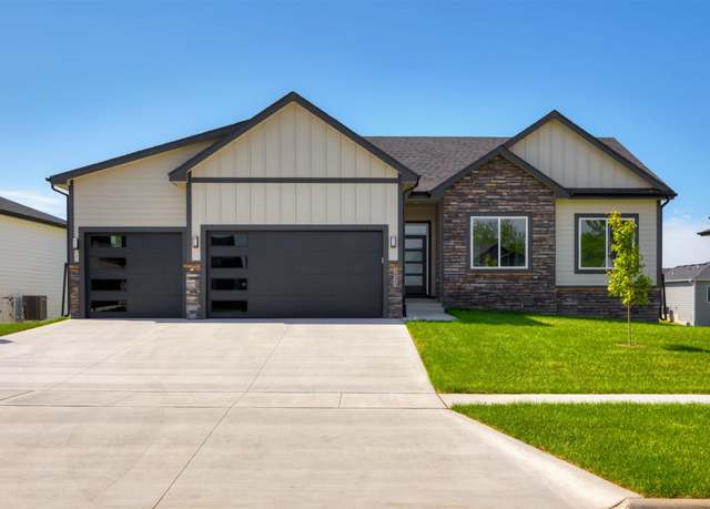 Property at 3523 NE 12th St, Ankeny, IA 50021, 5 beds, 3 baths