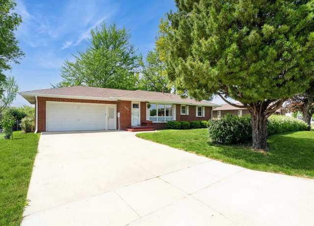 Property at 1607 W 3rd Ave, Indianola, IA 50125, 3 beds, 1.5 baths