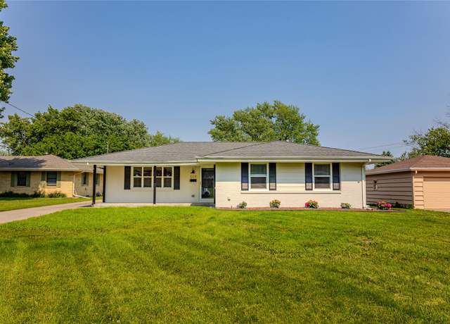 Property at 609 17th St, West Des Moines, IA 50265, 4 beds, 2.5 baths