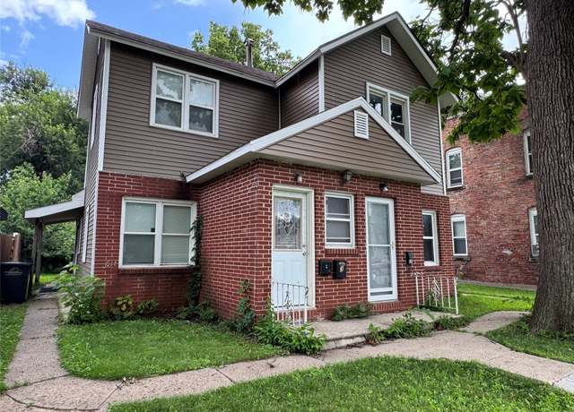 Property at 1315 E 12th St, Des Moines, IA 50316, 3 beds, 3 baths