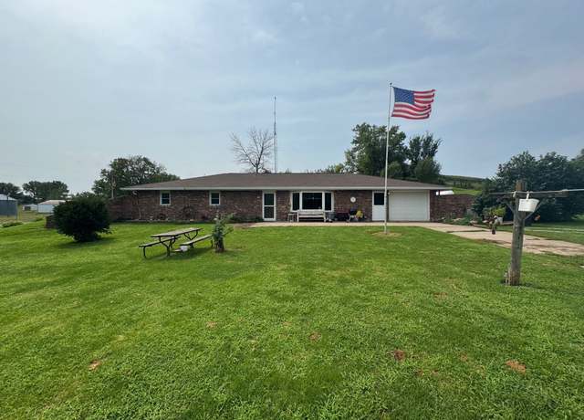 Property at 6657 E 78th St S, Newton, IA 50208, 3 beds, 2 baths