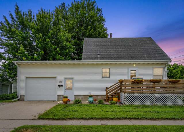 Property at 418 Q Ave, Nevada, IA 50201, 2 beds, 2 baths
