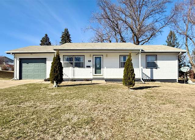 Property at 502 Eastview Rd, Marshalltown, IA 50158, 3 beds, 3 baths