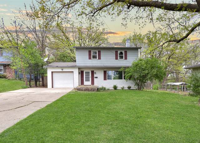 Property at 2517 Madison Ave, Des Moines, IA 50310, 3 beds, 1.5 baths
